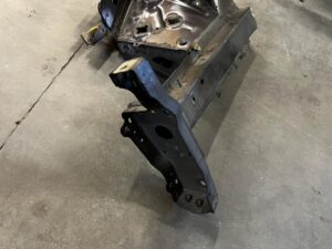 ĆWIARTKA PODŁUŻNICA FARTUCH KIELICH PRZÓD PRAWY CITROEN DS7 CROSSBACK X74