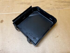 OSŁONA POKRYWA OBUDOWA SKRZYNKA BEZPIECZNIKÓW RENAULT KOLEOS II