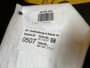 LISTWA OSŁONA NAKŁADKA PROGU PRZÓD PRAWY LED AUDI A8 D5