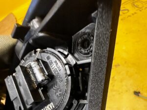 GŁOŚNIK OSŁONA SŁUPKA A DRZWI PRZÓD PRAWY CITROEN DS7 CROSSBACK X74