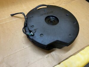 GŁOŚNIK BASOWY SUBWOFER BOSE RENAULT KOLEOS II