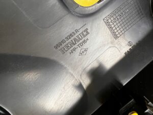 OSŁONA OBUDOWA TUNELU ŚRODKOWEGO TUNEL ŚRODKOWY RENAULT CLIO IV