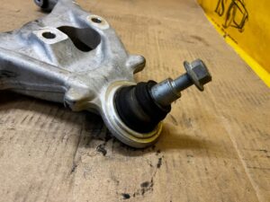 NOWY WAHACZ DOLNY PRZÓD LEWY FORD BRONCO 21-