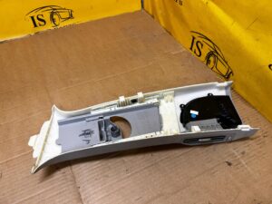 POSZYCIE OSŁONA SŁUPKA ŚRODKOWEGO B PRAWY PRAWA MERCEDES GL X166 GRAY