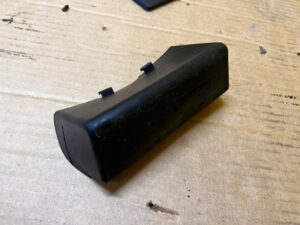 MATA GUMA WKŁADKA SCHOWKA KONSOLI ŚRODKOWEJ TYŁ MERCEDES GL X166