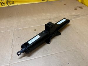 LEWAREK PODNOŚNIK SAMOCHODOWY RENAULT KOLEOS II