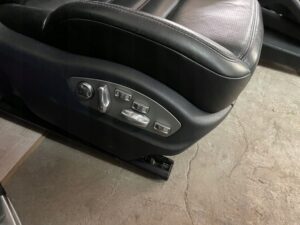 WNĘTRZE FOTELE SKÓRA TUNEL ŚRODKOWY BOCZKI BOSE PORSCHE CAYENNE II 7P5 92A