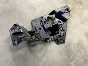 WSPORNIK MOCOWANIE BAGAŻNIKA TYŁ PRAWY CITROEN DS7 CROSSBACK X74