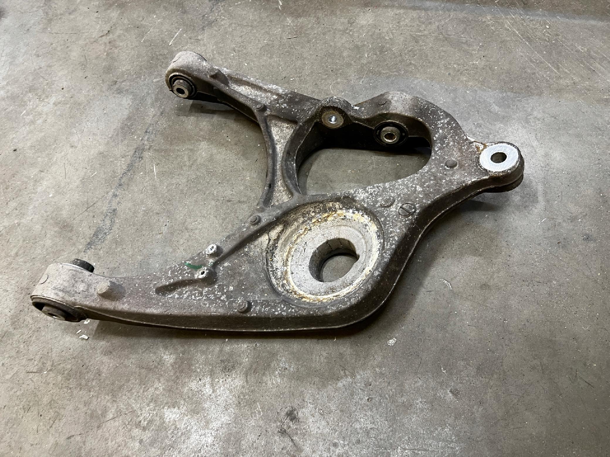 WAHACZ TYŁ TYLNY LEWY MERCEDES GL X166