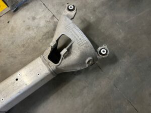 BELKA OŚ SANKI WÓZEK KOŁYSKA ZAWIESZENIE TYŁ CITROEN DS7 CROSSBACK X74