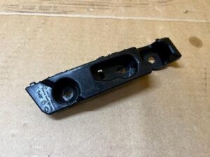 ŚLIZG MOCOWANIE WSPORNIK ZDERZAKA PRZÓD PRAWY RENAULT KOLEOS II