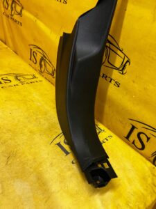 PLASTIK OSŁONA LISTWA PROGU SŁUPKA A PRZÓD PRAWA CITROEN DS7 CROSSBACK X74