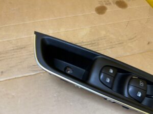 PANEL PRZYCISK PRZEŁĄCZNIK SZYB LUSTEREK PRZÓD LEWY RENAULT KOLEOS II EU