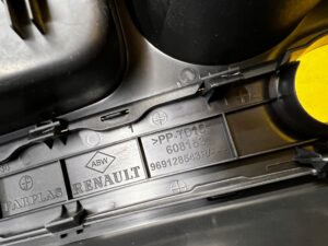 OSŁONA OBUDOWA TUNELU ŚRODKOWEGO TUNEL ŚRODKOWY RENAULT CLIO IV