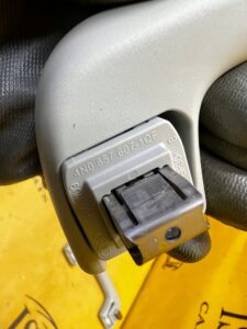 KOMPLET RĄCZKI RĄCZKA UCHWYTY PODSUFITKI AUDI A8 D5