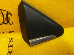 TRÓJKĄT ZAŚLEPKA OSŁONA BŁOTNIKA PRZÓD PRAWY RENAULT CLIO IV