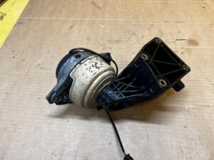 WSPORNIK PODUSZKA MOCOWANIE SILNIKA PRAWA PRAWY MERCEDES GL X166 3.0 CDI