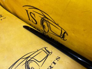 LISTWA SZYBY ODRZUTNIK WODY LEWA AUDI A8 D5 4N