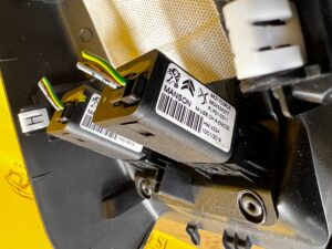 OSŁONA OBUDOWA TUNELU TYŁ 2 X GNIAZDO PORT USB CITROEN DS7 CROSSBACK X74