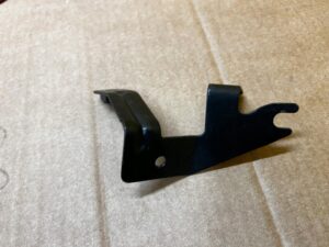 ŁAPA MOCOWANIE KOMPRESORA KLIMATYZACJI RENAULT CLIO IV