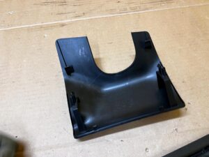 POSZYCIE OSŁONA OBUDOWA SŁUPKA C TYŁ PRAWY PRAWA RENAULT KOLEOS II