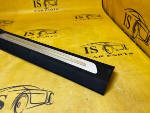 LISTWA OSŁONA NAKŁADKA PROGU PRZÓD PRAWY LED AUDI A8 D5