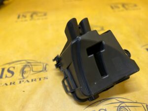 SKRZYNKA OBUDOWA BEZPIECZNIKÓW DOLNA RENAULT CLIO IV