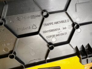 BOCZEK TAPICERKA OSŁONA BAGAŻNIKA PRAWY PRAWA CITROEN DS7 CROSSBACK X74