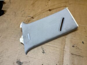 POSZYCIE OSŁONA OBUDOWA SŁUPKA TYŁ C PRAWY MERCEDES GL X166 GRAY