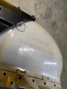 KANAŁ TUNEL KRATKA NAWIEWU POWIETRZA TYŁ LEWY MERCEDES GL X166