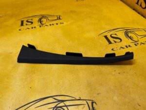 POSZYCIE OBUDOWA OSŁONA SŁUPKA PRZÓD A PRAWY PRAWA AUDI A8 D5