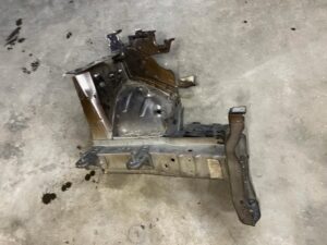 ĆWIARTKA PODŁUŻNICA FARTUCH KIELICH PRZÓD LEWY CITROEN DS7 CROSSBACK X74