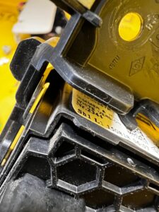 OSŁONA ZAŚLEPKA POD KIEROWNICĘ KONSOLI DESKI LEWA RENAULT CLIO IV EU