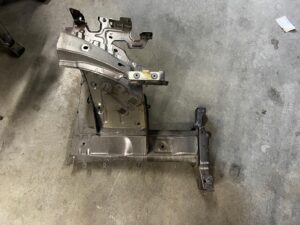 ĆWIARTKA PODŁUŻNICA FARTUCH KIELICH PRZÓD PRAWY CITROEN DS7 CROSSBACK X74