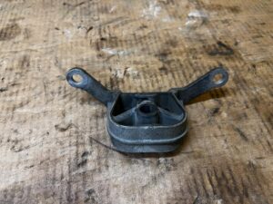 UCHWYT WIESZAK WYDECHU TŁUMIKA CITROEN DS7 CROSSBACK X74 2.0 BLUE HDI