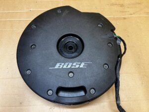 GŁOŚNIK BASOWY SUBWOFER BOSE RENAULT KOLEOS II