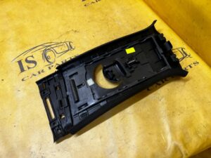 POSZYCIE OSŁONA OBUDOWA SŁUPKA ŚRODKOWEGO B PRAWA CITROEN DS7 CROSSBACK X74