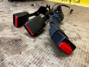 KPL ZAPINKA ZAMEK KLAMRA PASA BEZPIECZEŃSTWA TYŁ CITROEN DS7 CROSSBACK X74