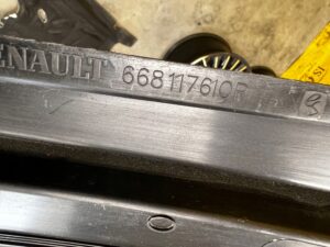 PODSZYBIE GÓRNE PLASTIKOWE RENAULT CLIO IV EU