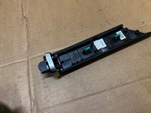 DEKOR LISTWA RĄCZKA UCHWYT TUNELU ŚRODKOWEGO LEWA SKÓRA RENAULT KOLEOS II