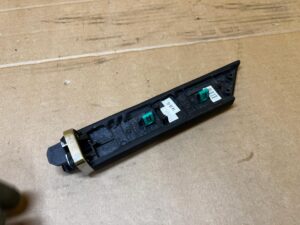 DEKOR LISTWA RĄCZKA UCHWYT TUNELU ŚRODKOWEGO PRAWA SKÓRA RENAULT KOLEOS II