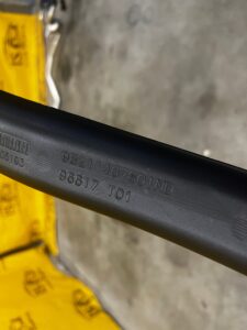 KANAŁ TUNEL DOLOT PRZEWÓD POWIETRZA DESKI KONSOLI CITROEN DS7 CROSSBACK X74