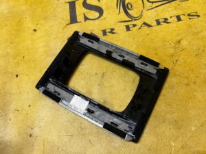 RAMKA OSŁONA PANEL LEWARKA TUNELU ŚRODKOWEGO CITROEN DS7 CROSSBACK X74