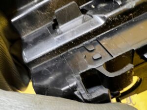 KOMPLET UCHWYT MOCOWANIE PROGU PRAWE PRAWY AUDI A8 D5 LONG