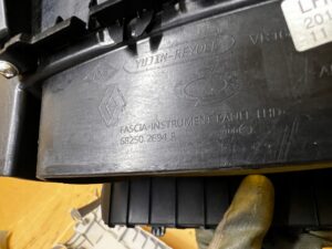 OSŁONA RAMKA LICZNIKA ZEGARÓW RENAULT KOLEOS II EU