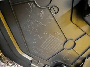 OSŁONA TAPICERKA BOCZEK KLAPY TYŁ BAGAŻNIKA CITROEN DS7 CROSSBACK X74