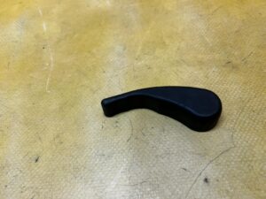 RĄCZKA UCHWYT CIĘGNO MASKI POKRYWY SILNIKA RENAULT CLIO IV