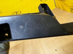 OKULAR WSPORNIK ZDERZAKA REFLEKTORA PASA PRZÓD PRAWY MERCEDES GL X166