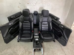 WNĘTRZE FOTELE SKÓRA TUNEL ŚRODKOWY BOCZKI BOSE PORSCHE CAYENNE II 7P5 92A