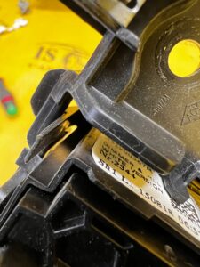 OSŁONA ZAŚLEPKA POD KIEROWNICĘ KONSOLI DESKI LEWA RENAULT CLIO IV EU